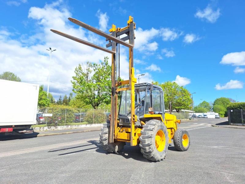 Wózek terenowy Jcb 930-2