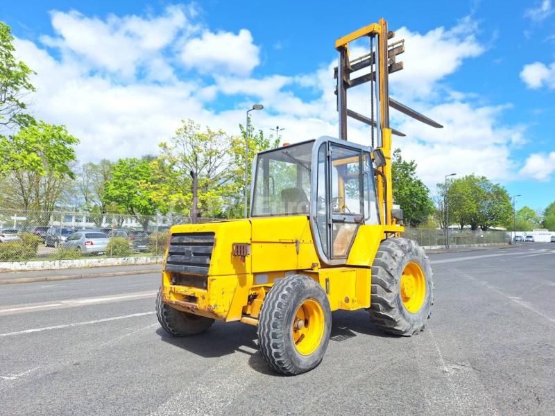 Wózek terenowy Jcb 930-2