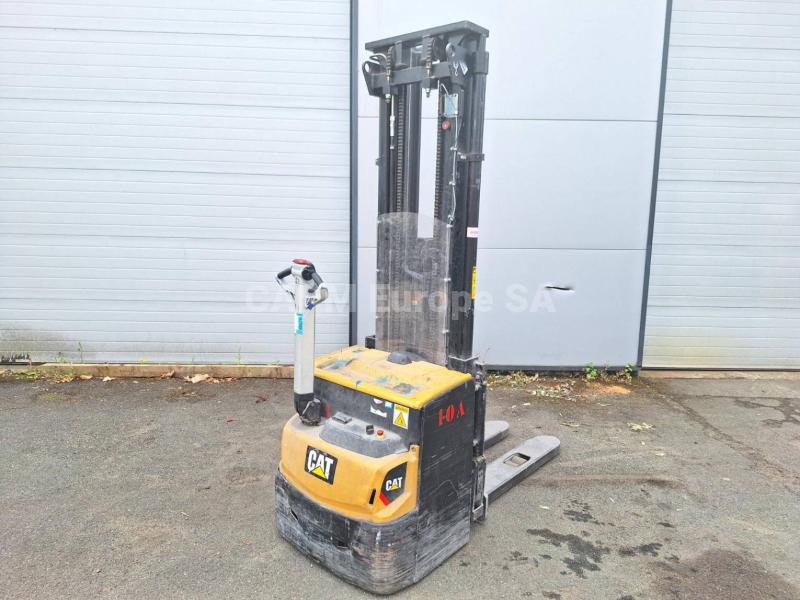 Stacker Caterpillar NSP16N2