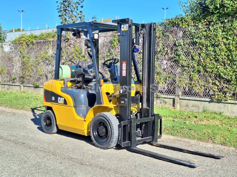 Carretillas elevadoras Caterpillar GP25NTD