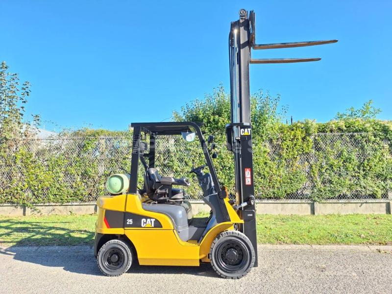 Forklift Caterpillar GP25NTD