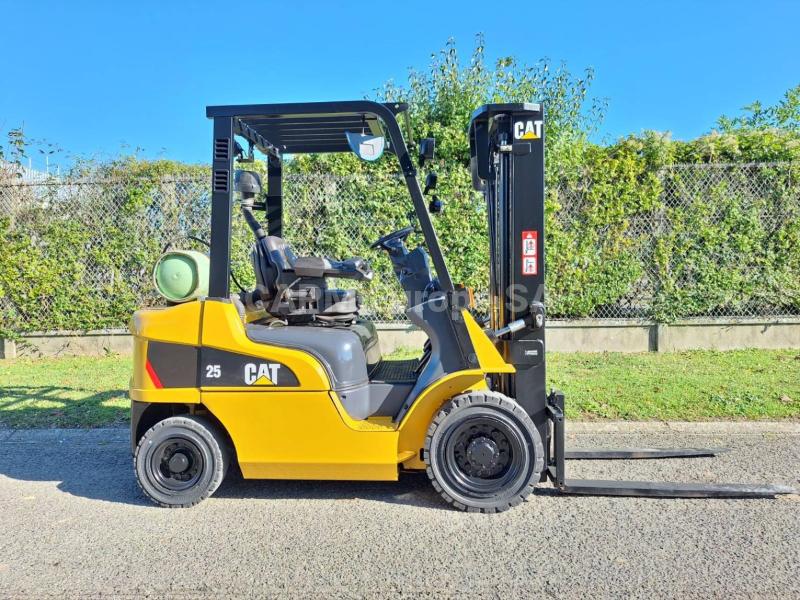 Carrelli elevatori Caterpillar GP25NTD