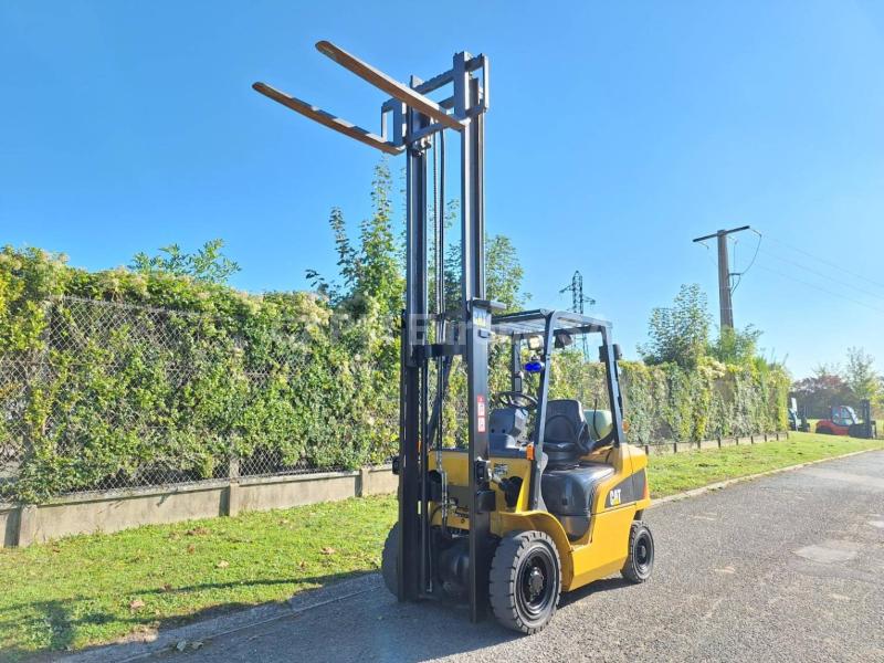 Carretillas elevadoras Caterpillar GP25NTD