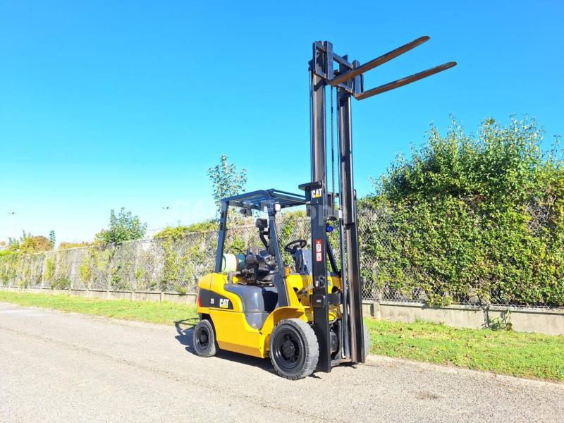 Forklift Caterpillar GP25NTD