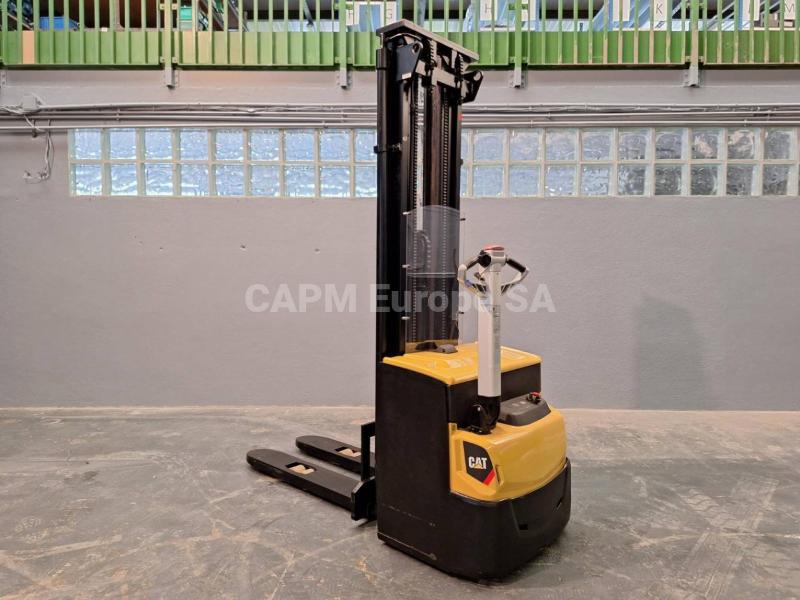 Stacker Caterpillar NSP16N2