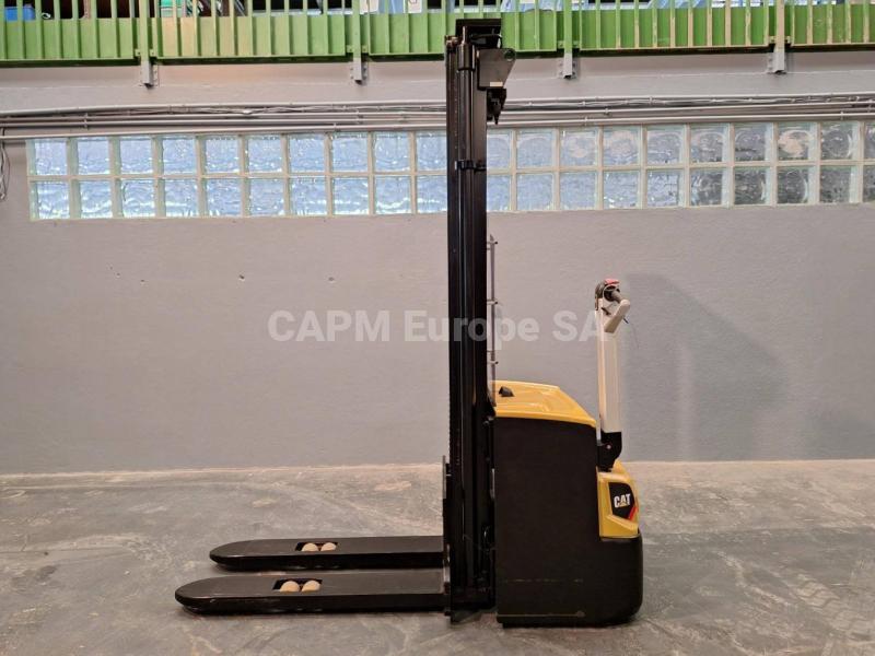 Stacker Caterpillar NSP16N2