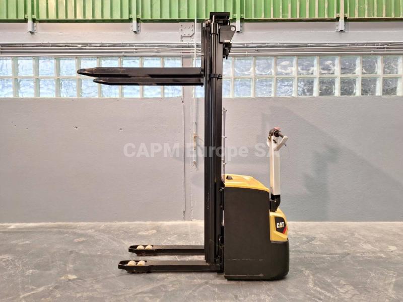 Stacker Caterpillar NSP16N2