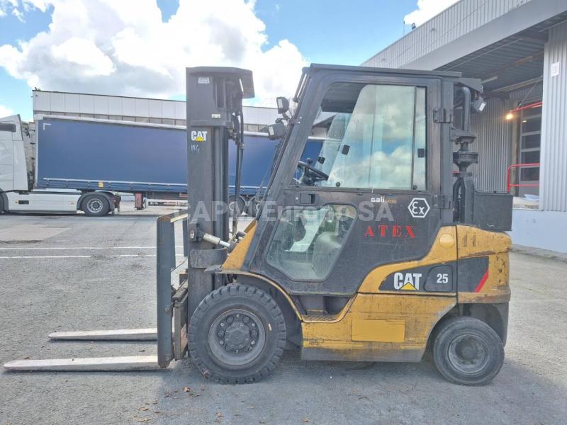 Carrelli elevatori Caterpillar DP25NT