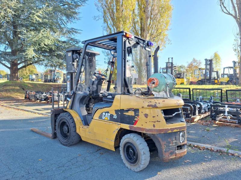 Carrelli elevatori Caterpillar GP35NT