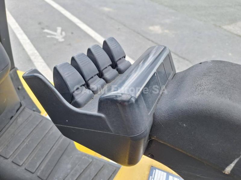 Wózek widłowy Yale GLP45SVX5