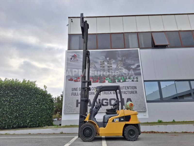 Carrelli elevatori Caterpillar GP30NTD