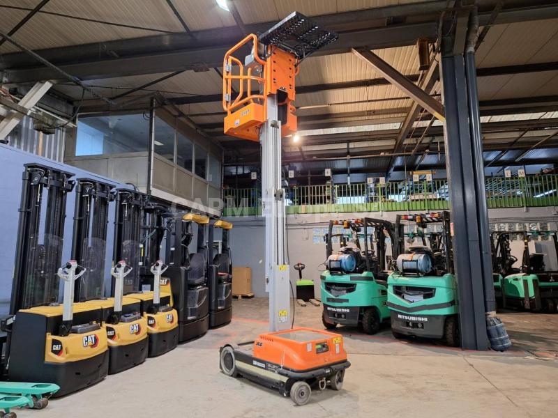 Piattaforma aerea JLG 10MSP