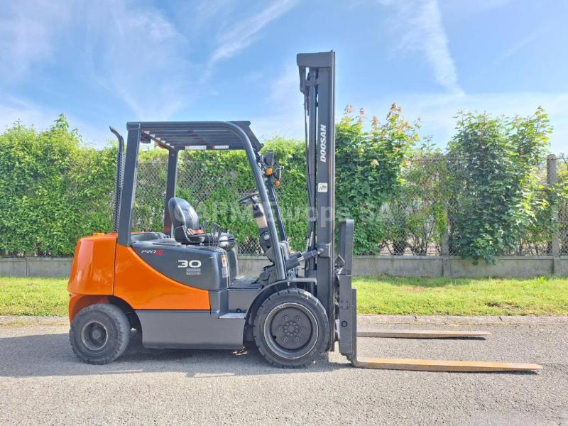 Forklift Doosan D30S 5