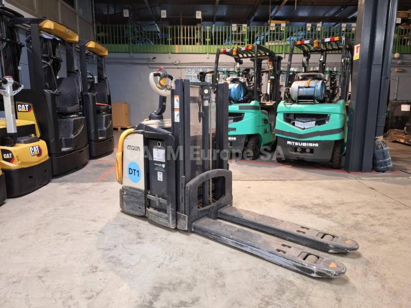 Stacker Crown DT3040