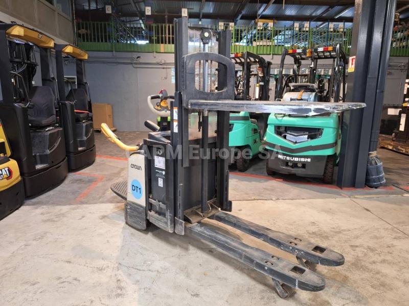 Stacker Crown DT3040