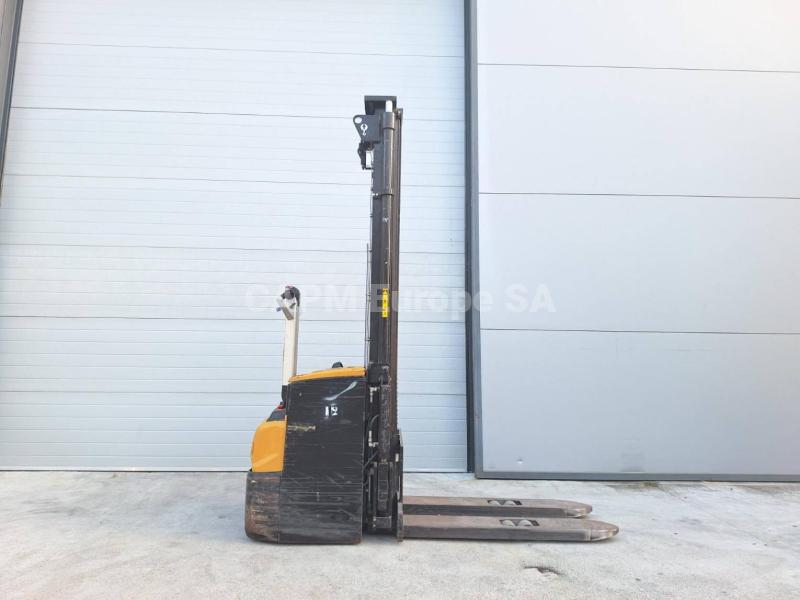 Stacker Caterpillar NSP16N2