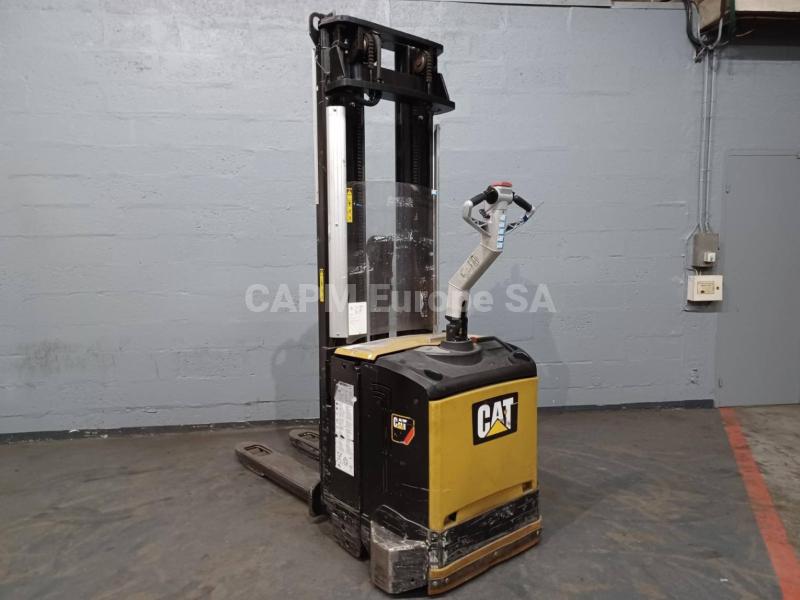 Stacker Caterpillar NSV16Ni