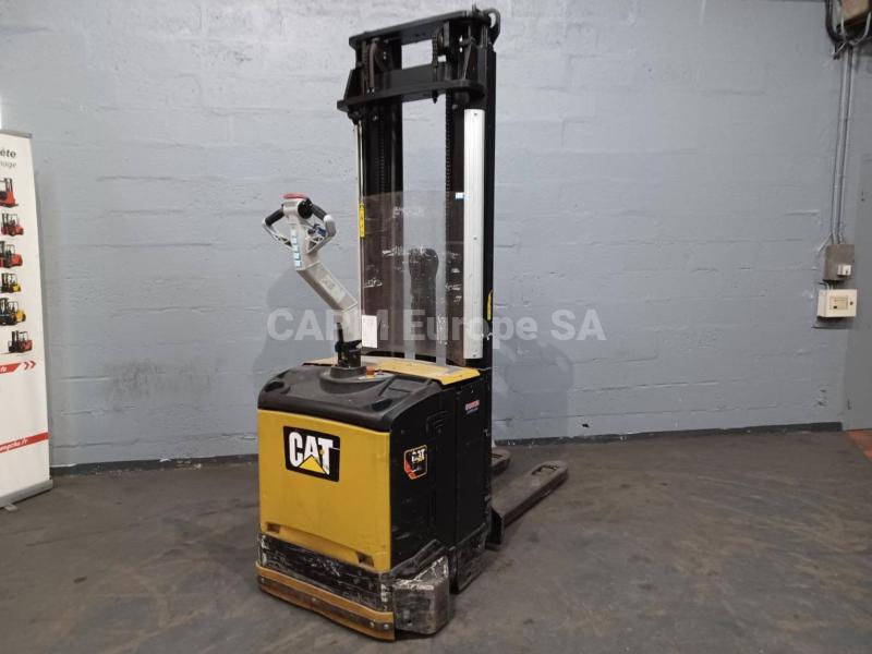 Stacker Caterpillar NSV16Ni