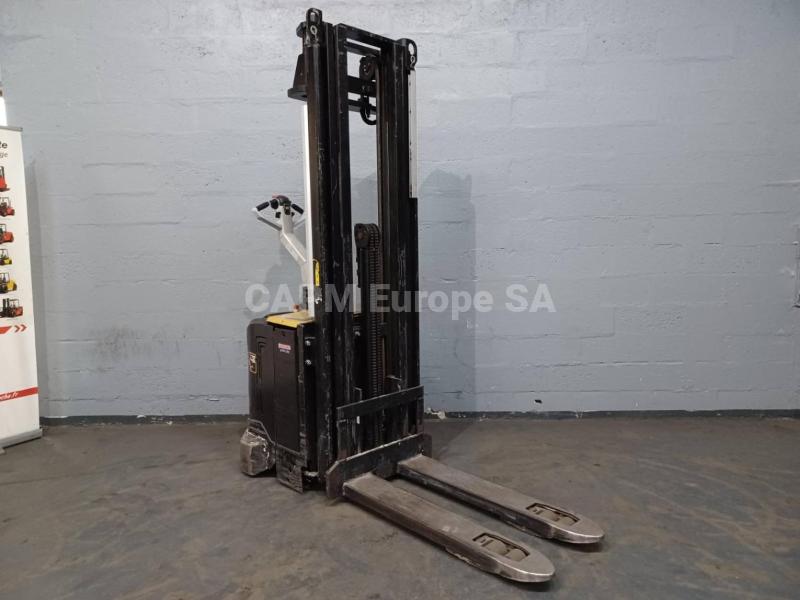 Stacker Caterpillar NSV16Ni