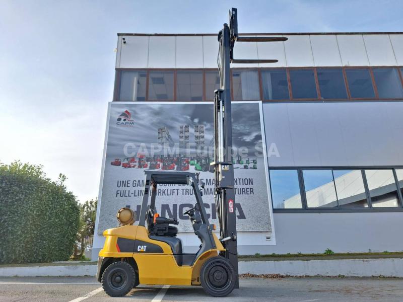 Carrelli elevatori Caterpillar GP30NT