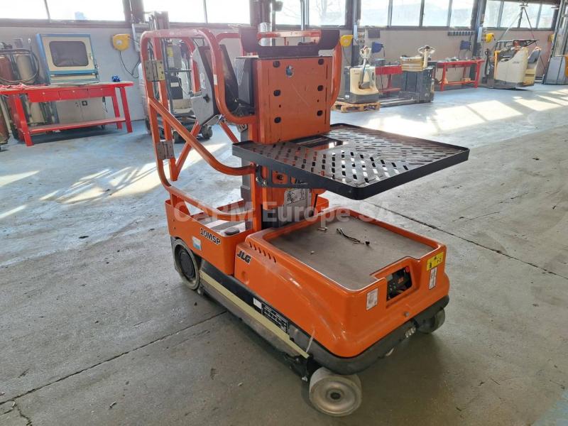 Piattaforma aerea JLG 10MSP