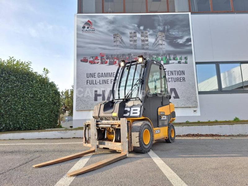 Empilhador braço telescópico  Jcb TELETRUCK TLT30