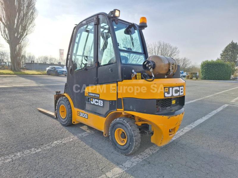 Empilhador braço telescópico  Jcb TELETRUCK TLT30