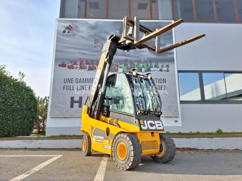 Empilhador braço telescópico  Jcb TELETRUCK TLT30