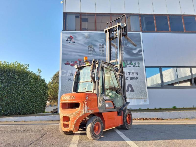 Carretillas elevadoras Nissan FGDO2A30Q