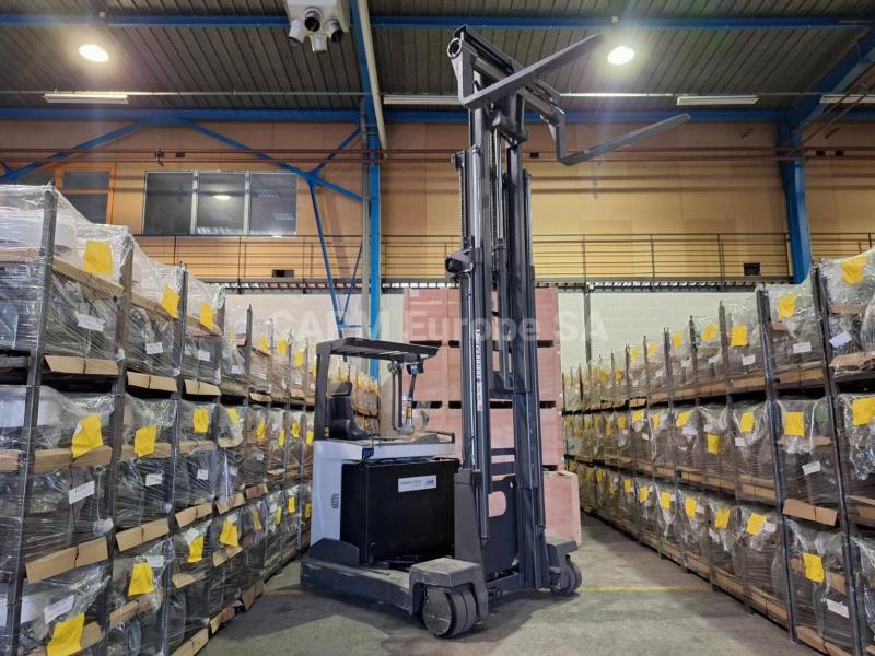 Mehrwege-Seitenstapler UniCarriers 250DTFVRE635UFW