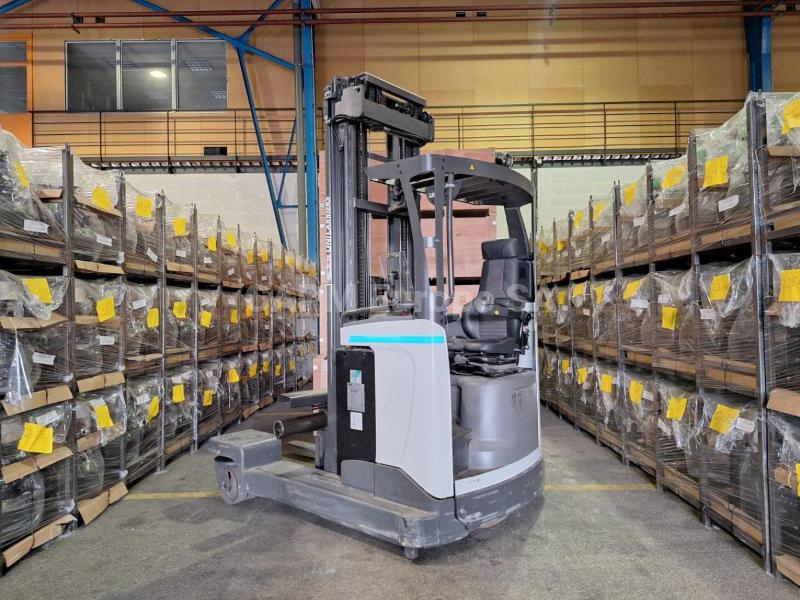 Mehrwege-Seitenstapler UniCarriers 250DTFVRE635UFW