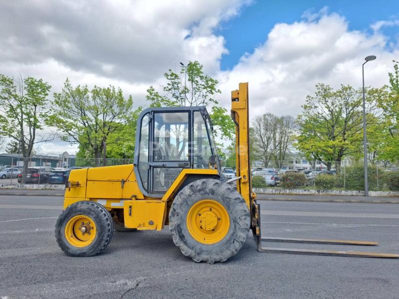 All-terrain forklift Jcb 930-2