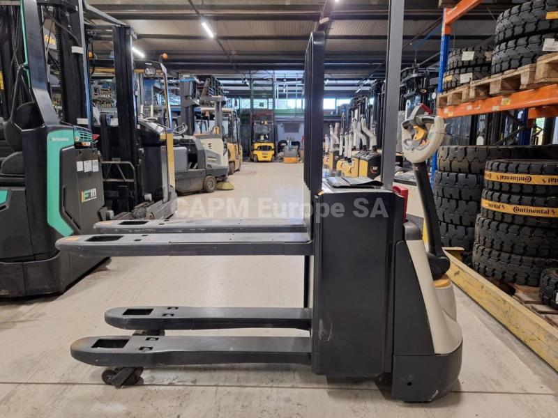 Pallet truck Crown WP3080
