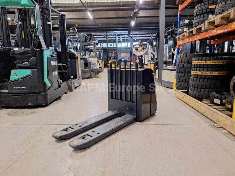 Pallet truck Crown WP3080