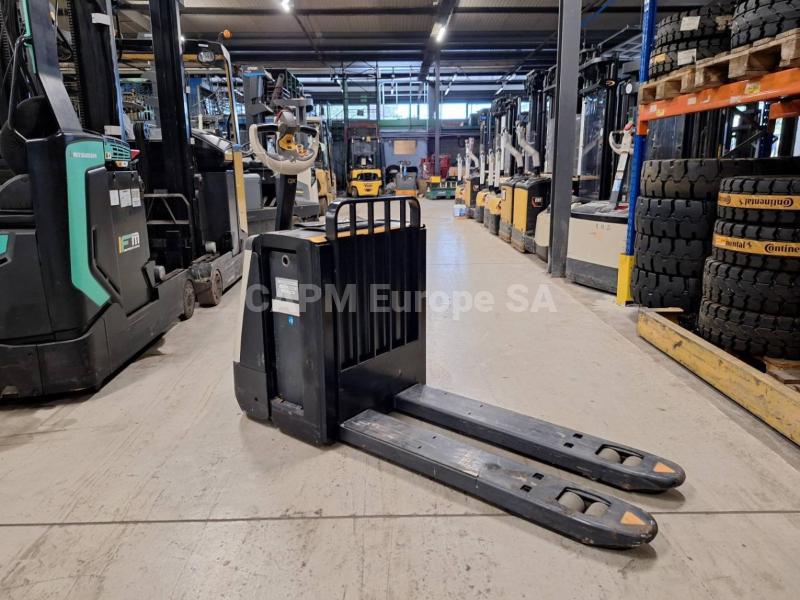 Pallet truck Crown WP3080