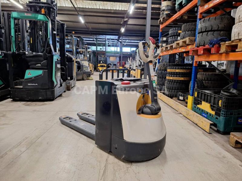 Pallet truck Crown WP3080