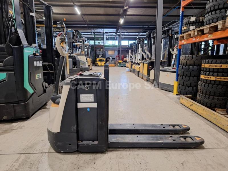 Pallet truck Crown WP3080