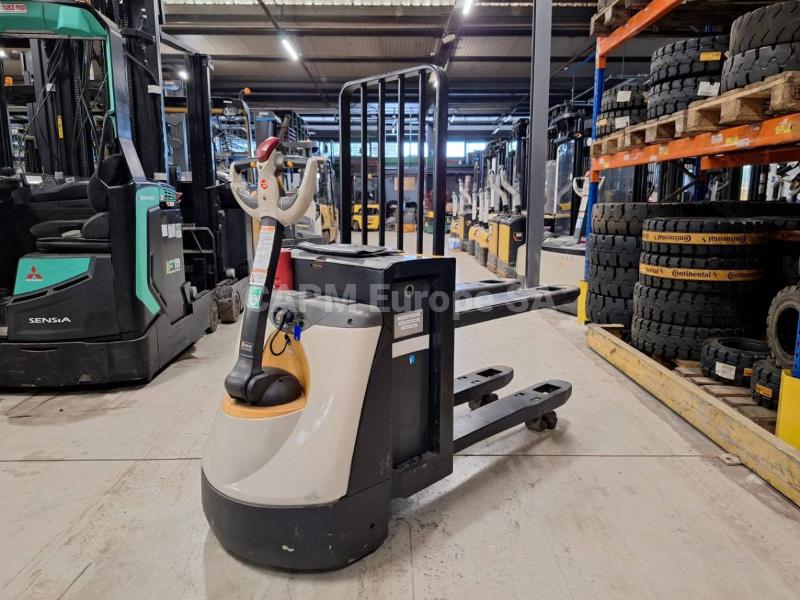 Pallet truck Crown WP3080