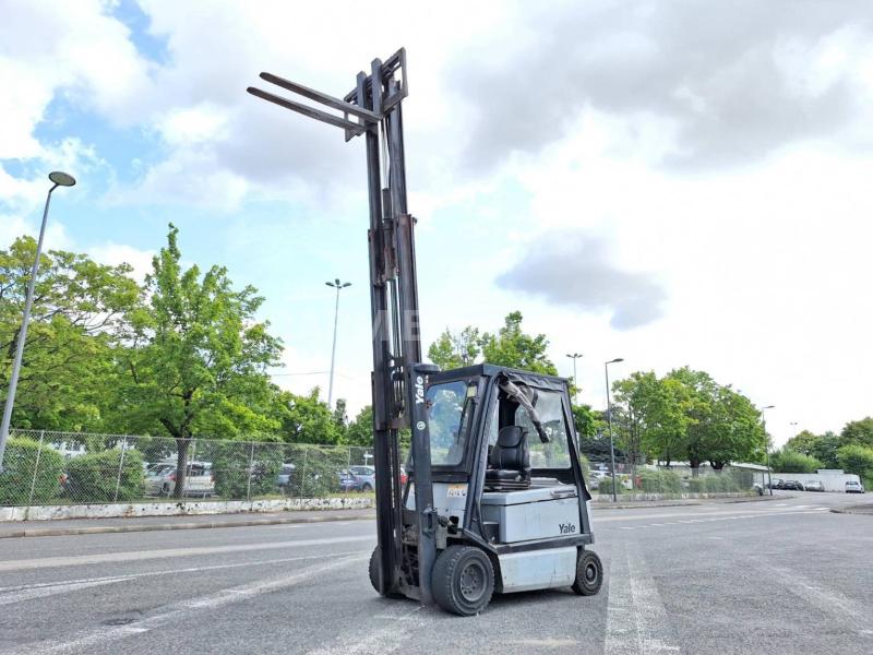 Forklift Yale ERP30