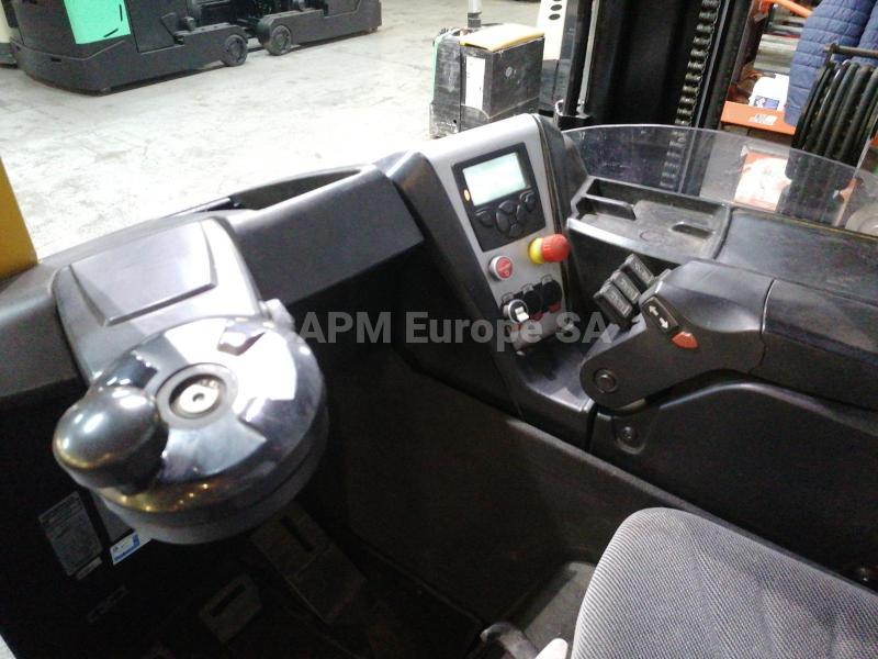 Carretilla mástil retráctil Caterpillar NR16N