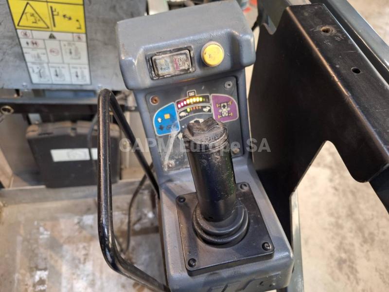 Aerial platform JLG 20MVL