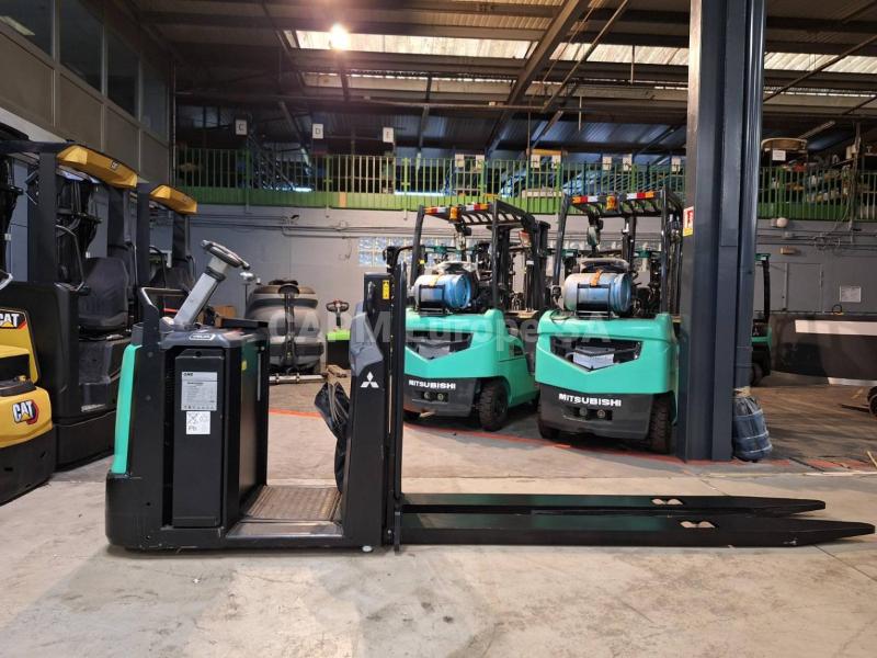 Mitsubishi                 OPB20N2X fourches levée ergonomique 2400mm