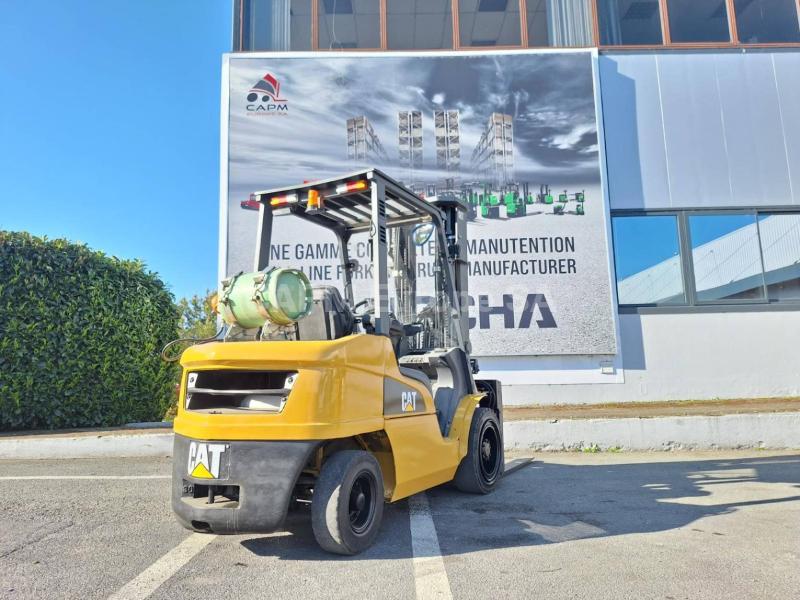 Carrelli elevatori Caterpillar GP30NTD
