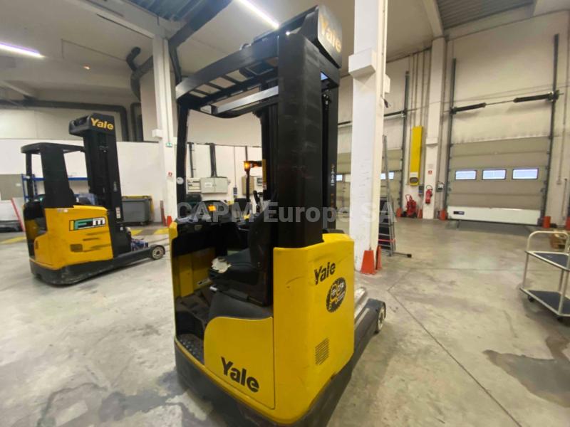 Carrello elevatore retrattile Yale MR14