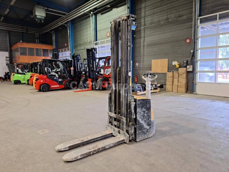 Gerbeur Caterpillar NSP16N2