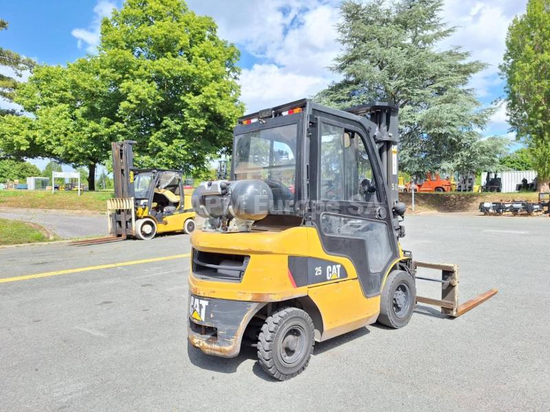 Chariot élévateur Caterpillar GP25NTD