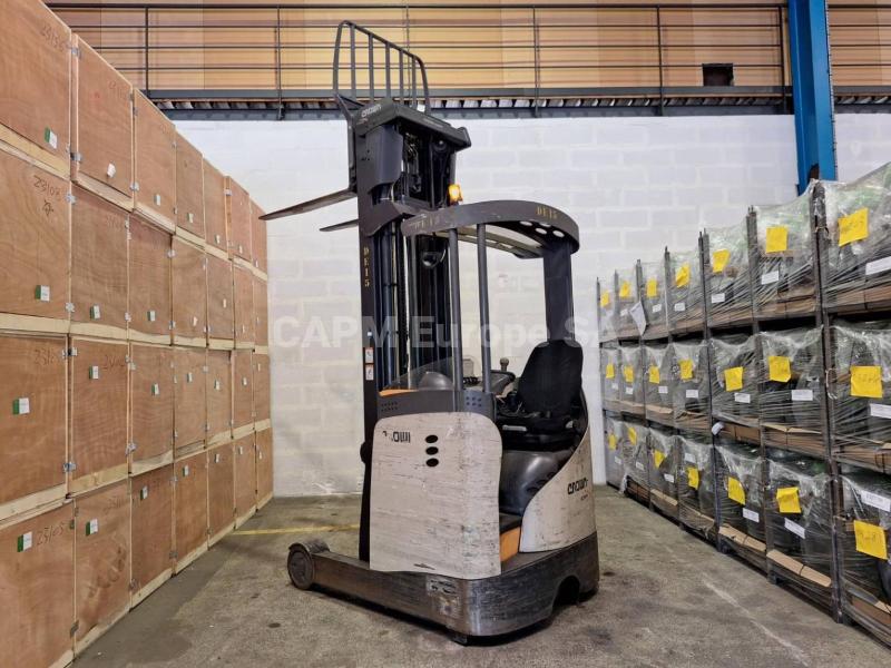 empilhador a mastro retráctil Crown ESR 5260-14 OPT 2