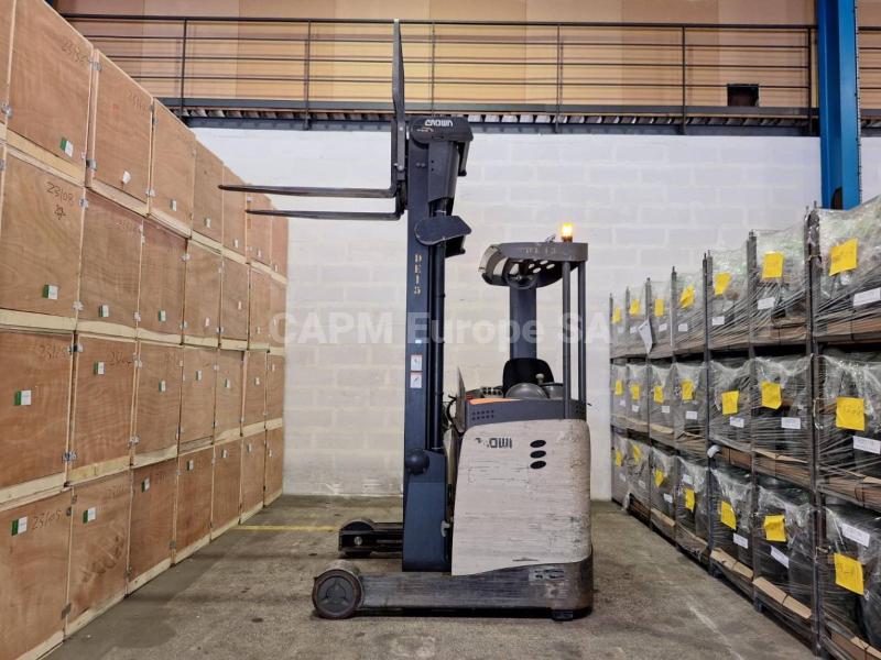 empilhador a mastro retráctil Crown ESR 5260-14 OPT 2