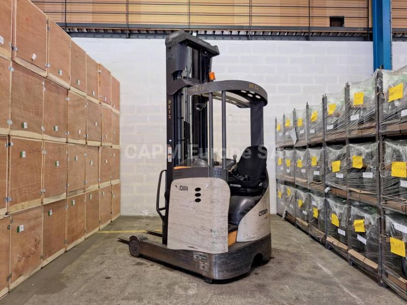 empilhador a mastro retráctil Crown ESR 5260-14 OPT 2