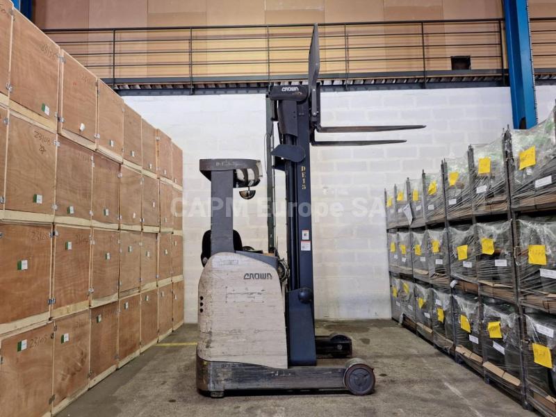 empilhador a mastro retráctil Crown ESR 5260-14 OPT 2